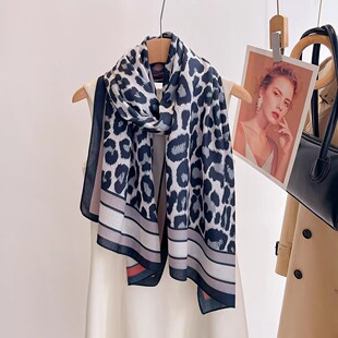 2026新款春季薄款丝巾披肩两用女百搭时尚洋气高级感豹纹围巾围脖