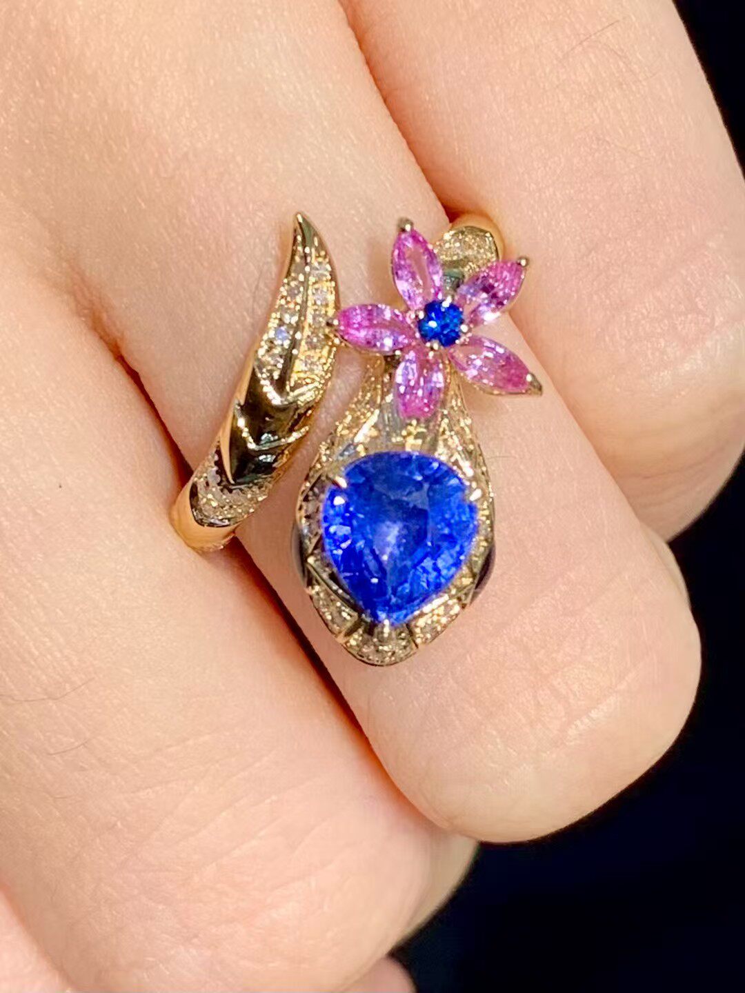 1.6克拉矢车菊蓝宝石戒指 斯里兰卡产地 18k金钻石镶嵌 美蛇造型