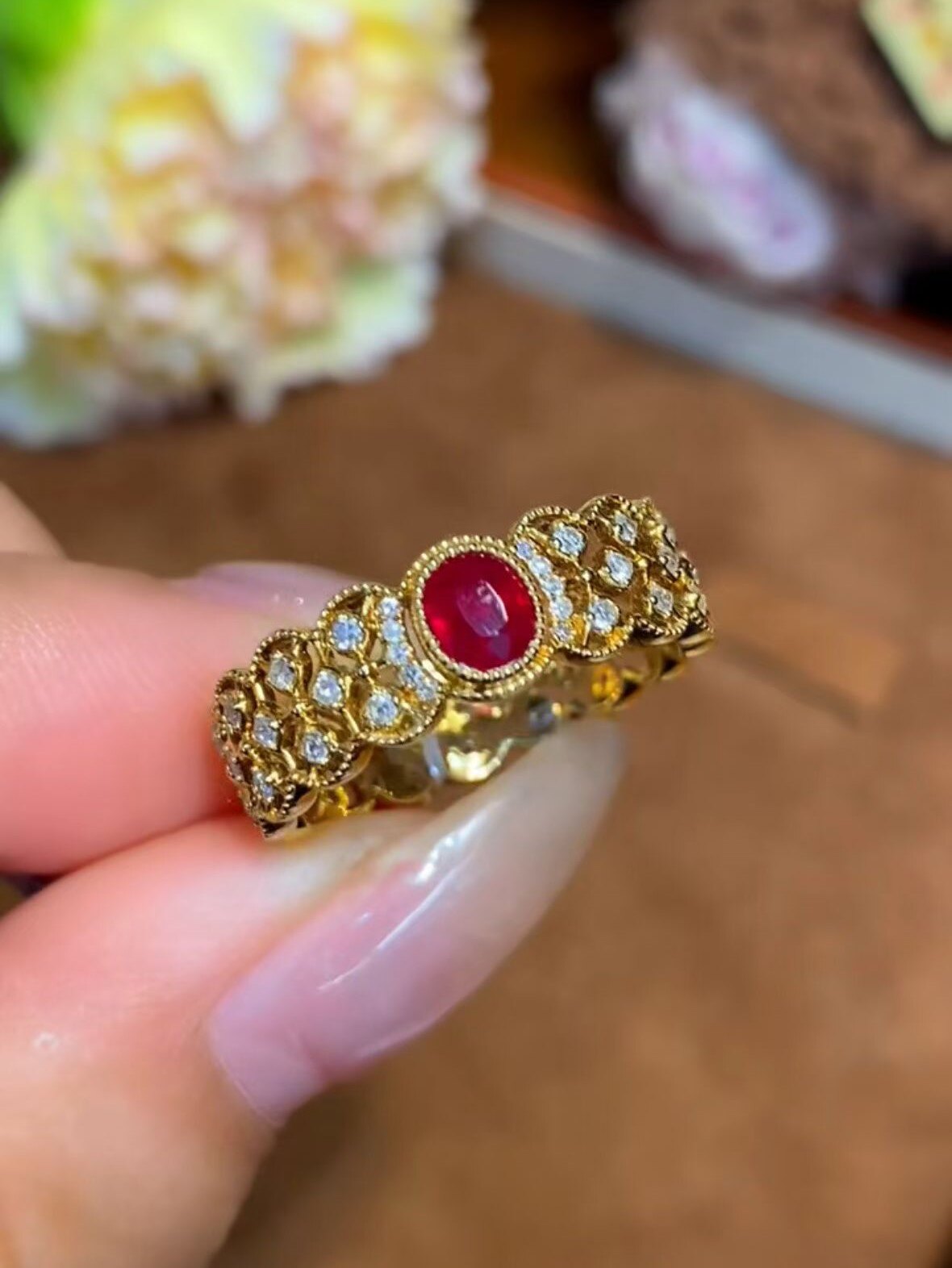 天然鸽血红红宝石戒指51分 宫廷风 18k金钻石镶嵌国际证书 14圈口