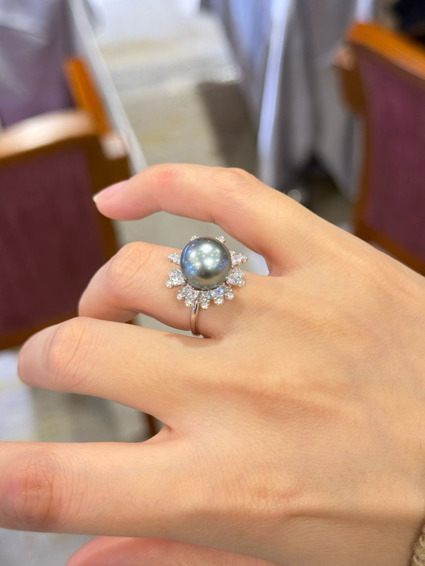 大溪地珍珠戒指 湖水蓝绿色雪绒花 12-13mm正圆高级镜面光 铂金灰