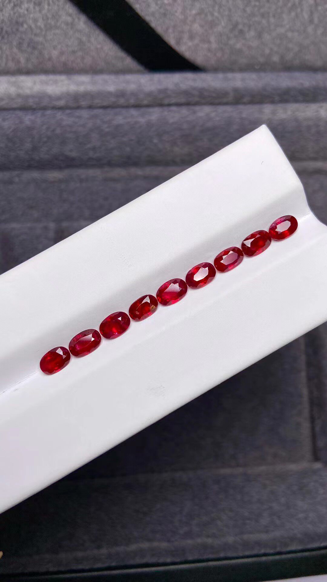 天然无烧鸽血红 红宝石裸石4.68克拉 可代镶嵌