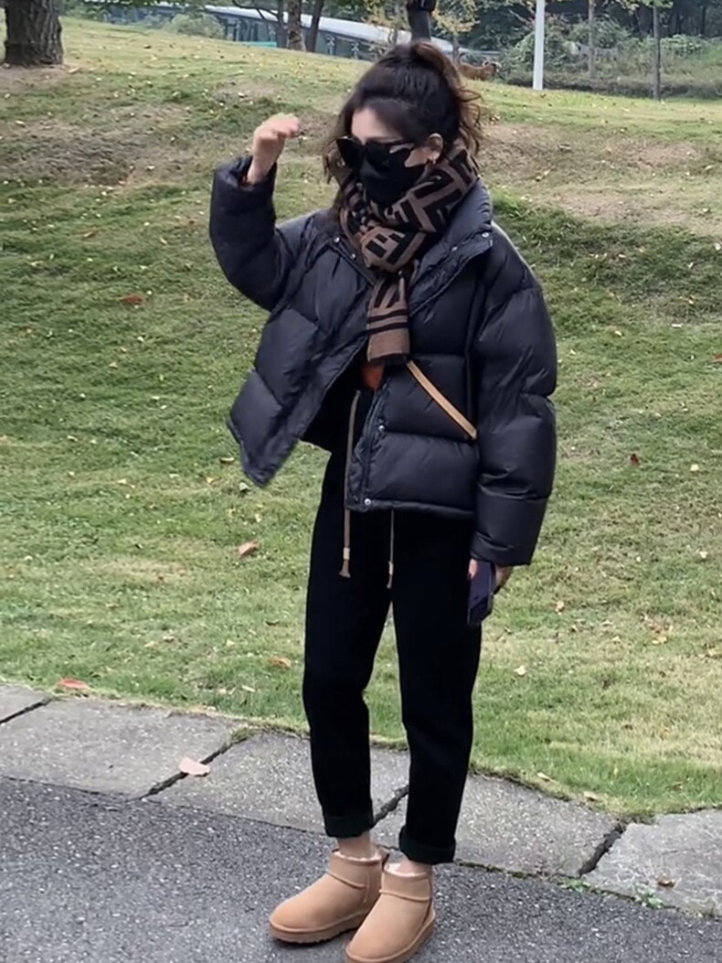 短款宽松黑色羽绒服外套女2024新款韩版休闲百搭小个子加厚面包服