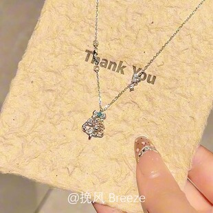 彩色蝴蝶结圣诞树项链女秋冬氛围感毛衣轻奢高级感气质百搭锁骨链