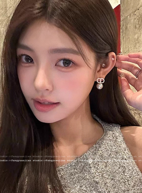 S925纯银字母CD灰色珍珠耳钉女款轻奢小众高级感气质大气耳环耳饰