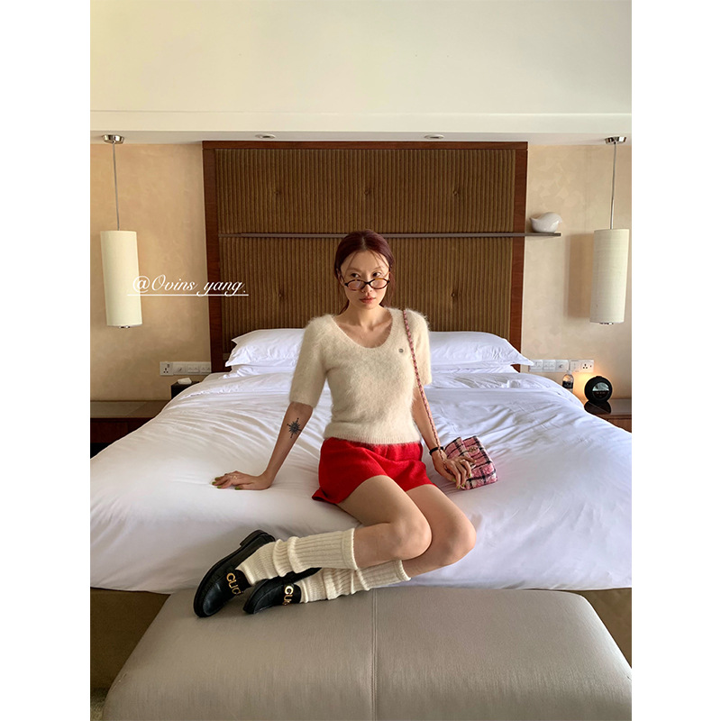 ovinsyang 软软糯糯！貂毛大U领短袖毛衣韩系慵懒高级感针织上衣