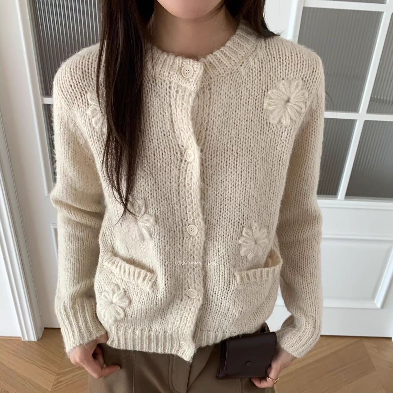 L少女 waitmore软糯高级感 立体花朵毛衣开衫女毛衣外套BW07025