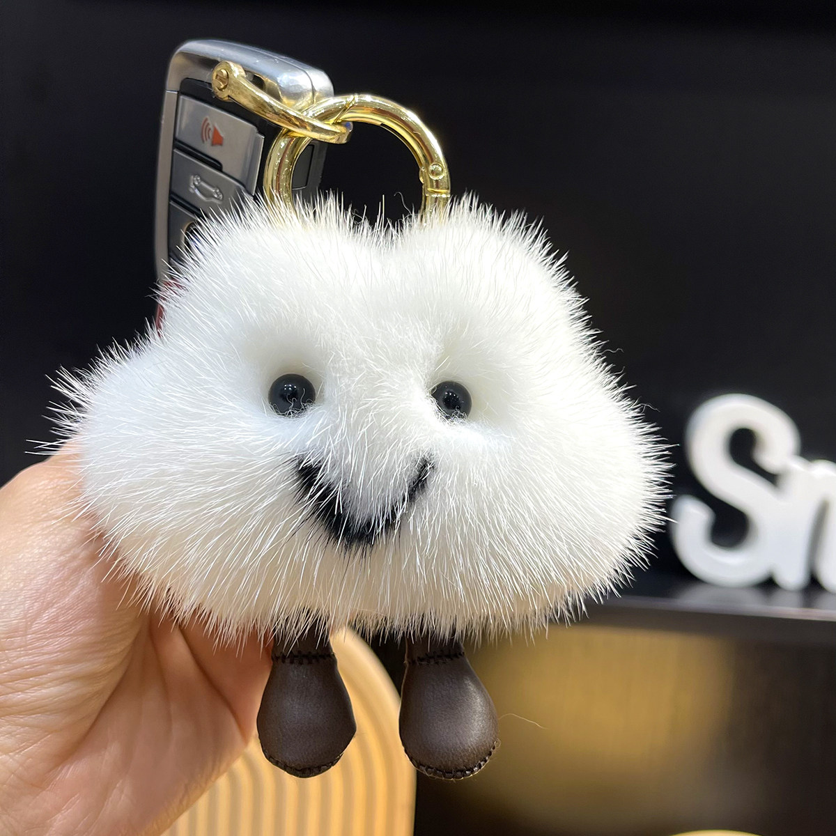 超美ins真水貂毛小云朵汽车钥匙扣挂件 可爱毛绒球包挂饰生日礼物