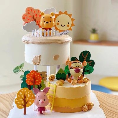 网红小熊维尼跳跳虎小红书同款多层悬浮打桩蛋糕模型橱窗样品定制