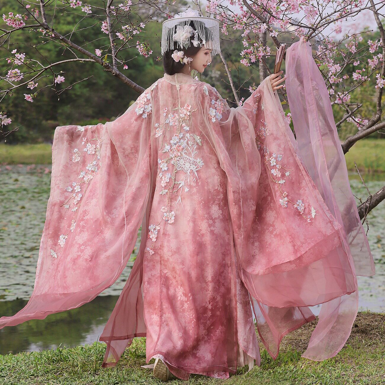 汉虞葵新品【揽月裁樱】大袖衫吊汉服套装
