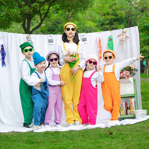 彩色背带裤长袖演出服舞蹈合唱服