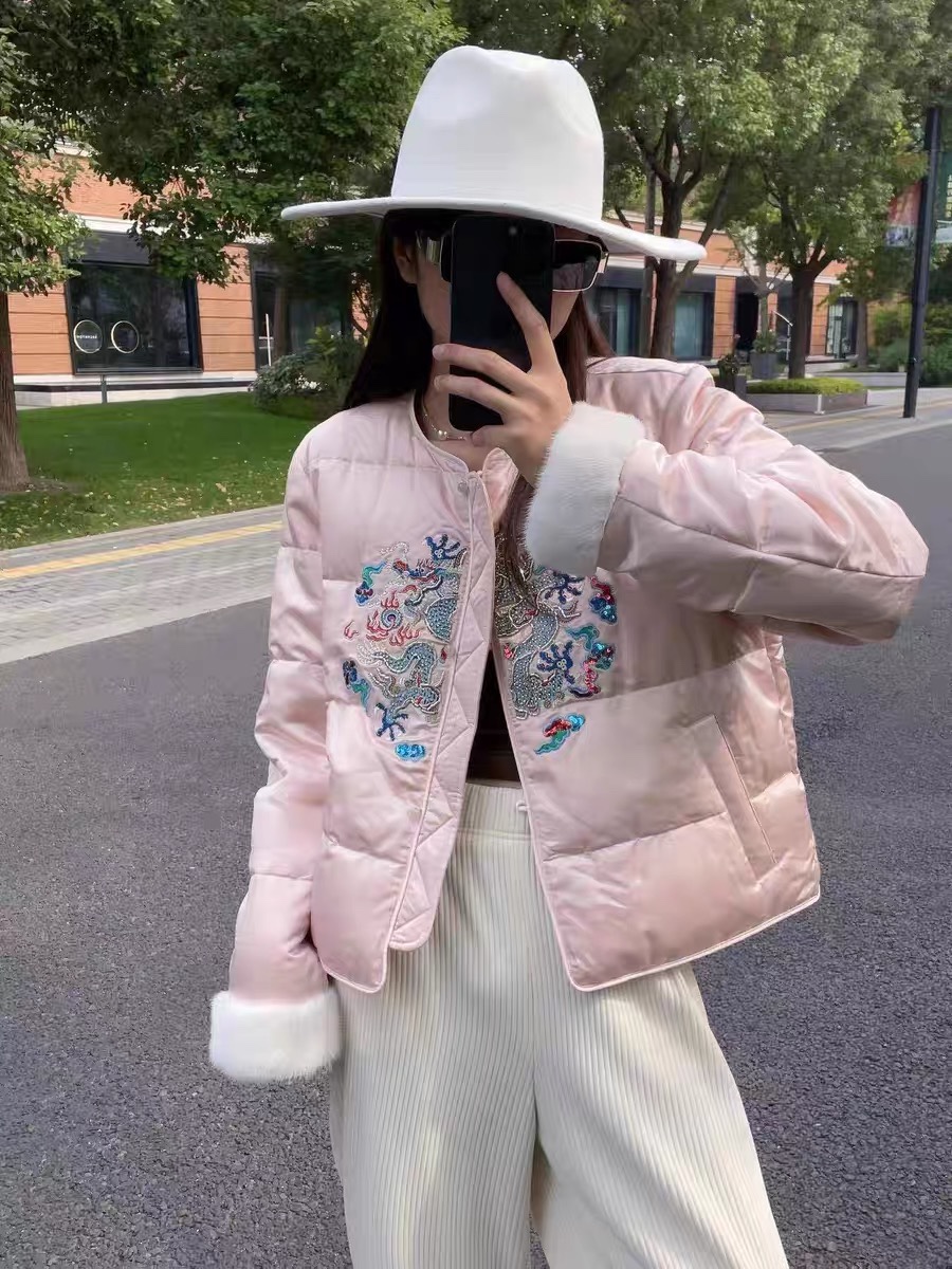 实体同款2025冬季新袖口水貂毛桑蚕丝国风绣花鹅真丝羊毛绒羽绒服