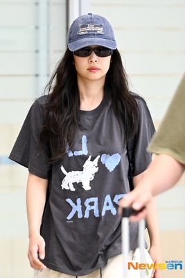 短袖jennie常规棉套头T恤