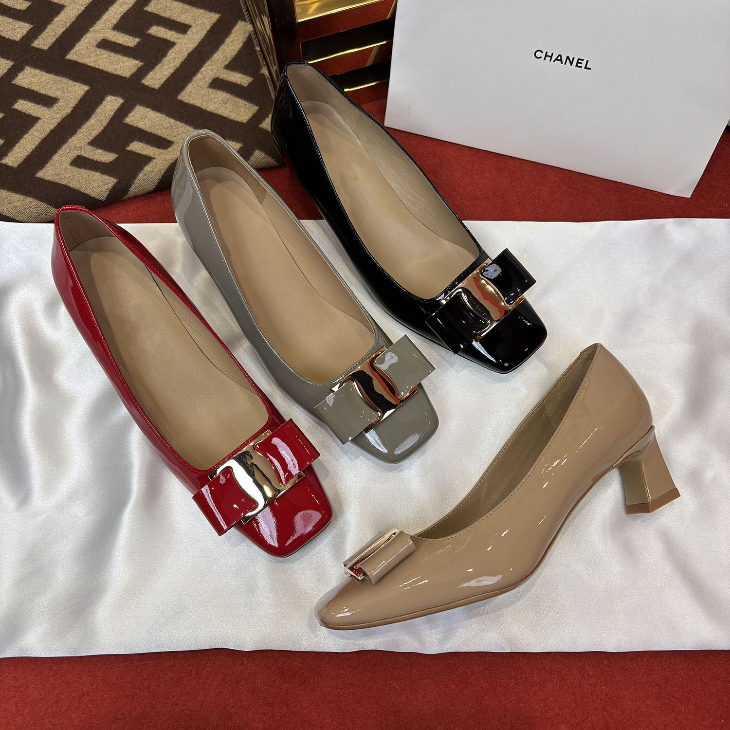 SF女鞋浅口金属扣漆皮F家蝴蝶结单鞋中跟方头鞋通勤真皮底时装鞋