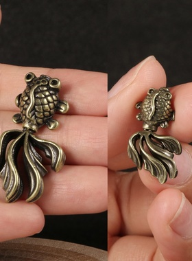 铜制微雕鱼形挂饰2516