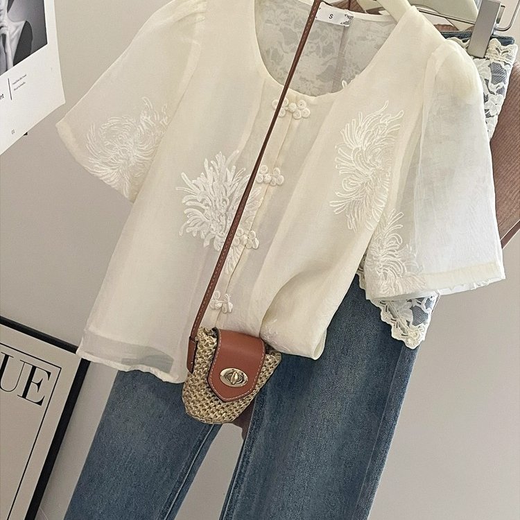 2025新款新款百搭显瘦减龄小衫大码款国风刺绣提花盘扣衬衣上衣女