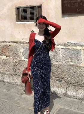 Hloni 纯欲skim*s碎花V领吊带修身显瘦连衣裙女装秋季裙子