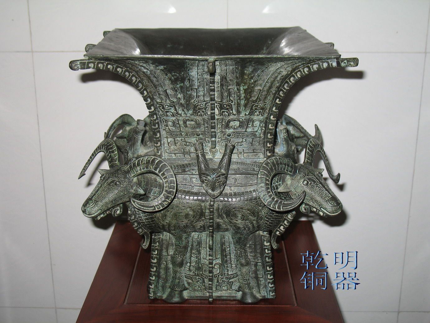 青铜器四羊方尊仿古青铜器仿古摆件仿古艺术品家居装饰品工艺品