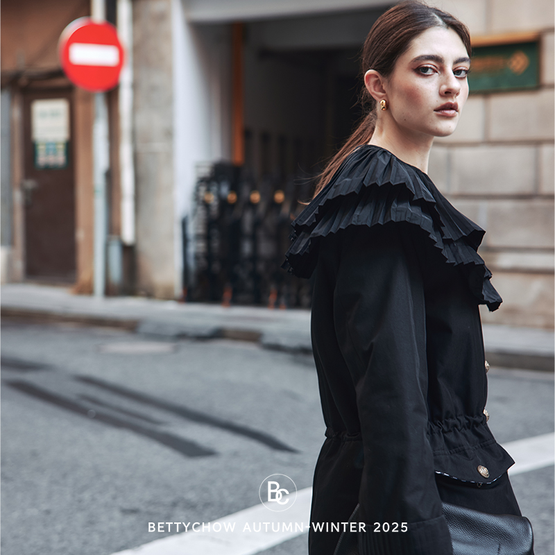 小香风斗篷领中长棉服