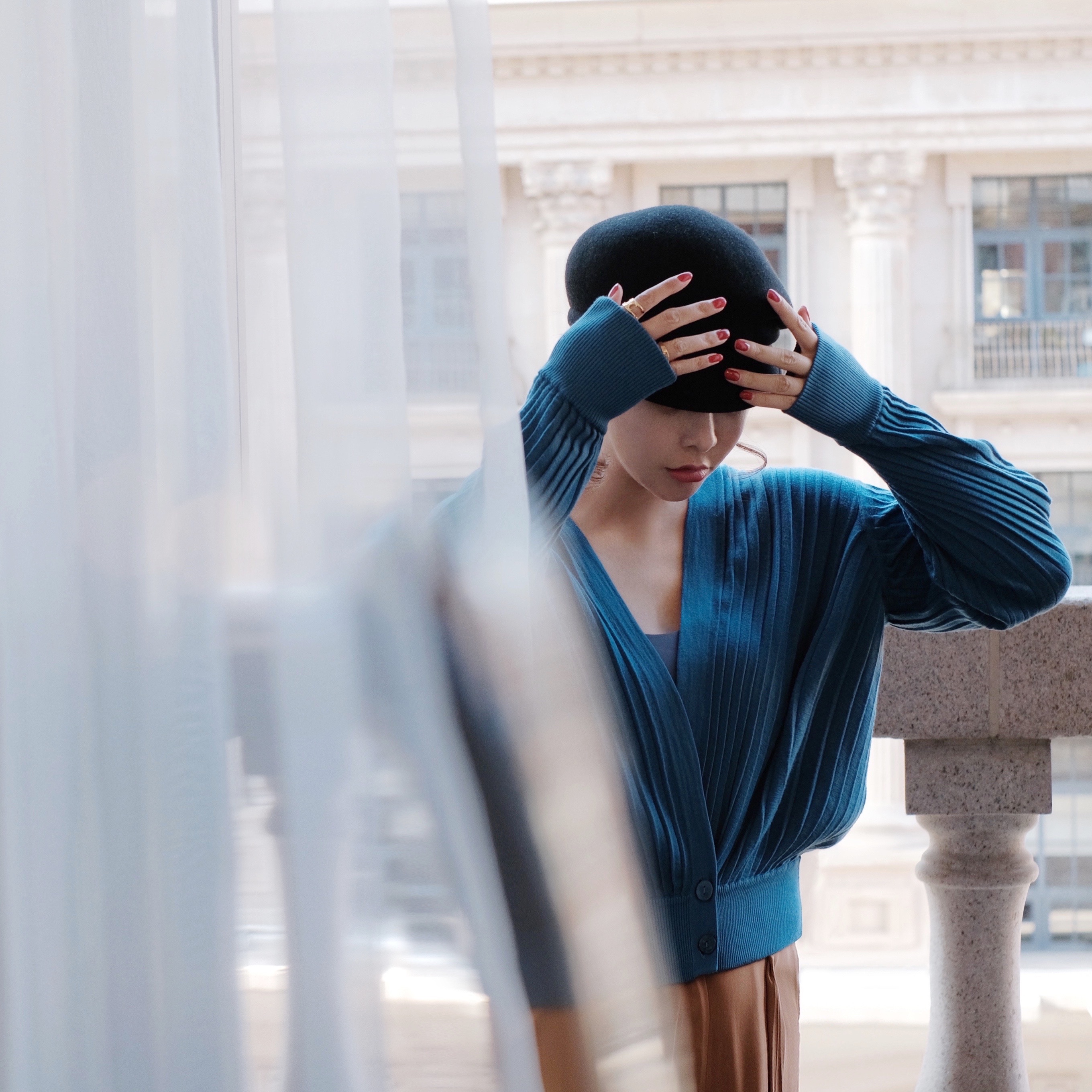 BettyChow的羊毛针工艺蓝开衫