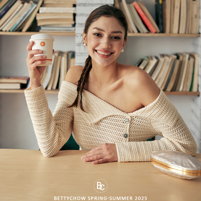 燕麦色一字肩棉质针织衫