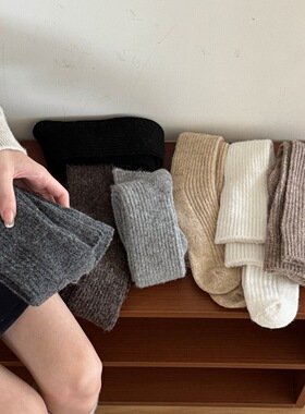 IOULOR秋冬季慵懒风显瘦羊毛袜子女小腿袜加厚保暖纯色简约堆堆袜