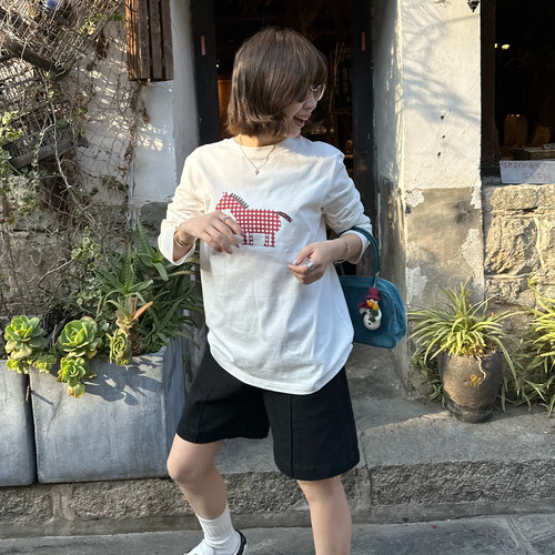 Our2【开年红小马T】2026春季设计款圆领百搭休闲小马长袖T恤上衣