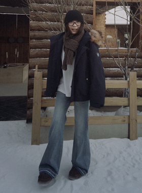 Our2【微喇瘦瘦裤】2025秋冬休闲百搭设计款显瘦微喇长款牛仔裤女