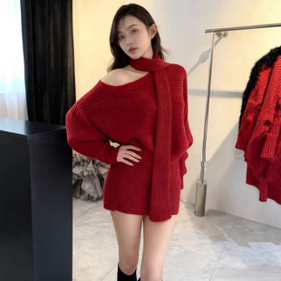 2025冬季新款法式氛围感红色围脖飘带露肩针织毛衣半身裙子三件套