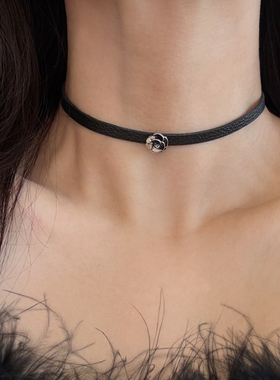 CHOKER皮革玫瑰锁骨链