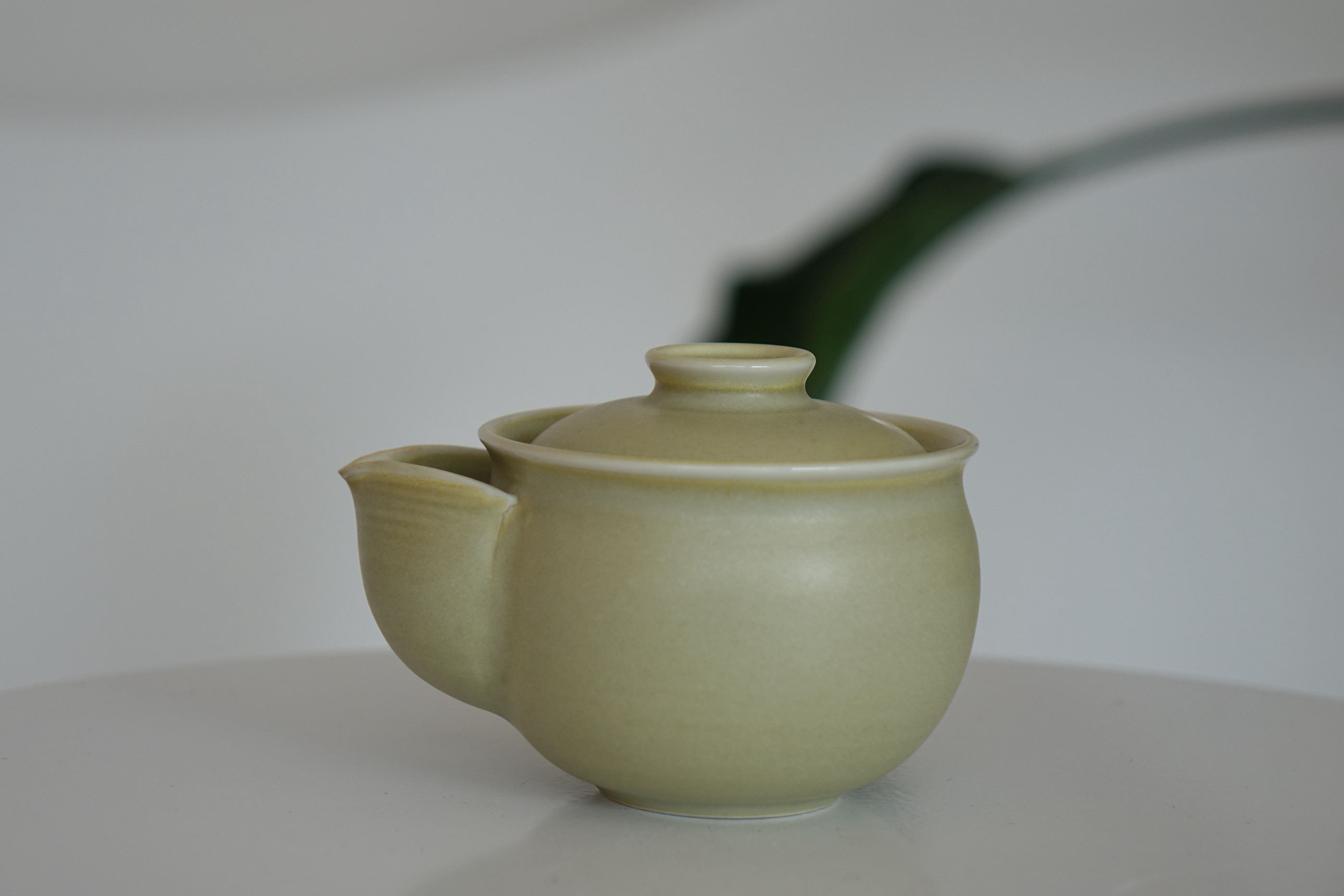 婺州窑宝瓶手抓壶手工高温烧制高档茶具礼盒包装大师精品哑光釉