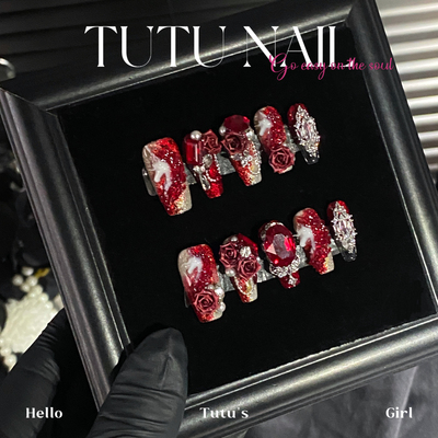【鲜衣怒马】TUTU NAIL手工穿戴美短甲马红金色雕花重工婚甲显白