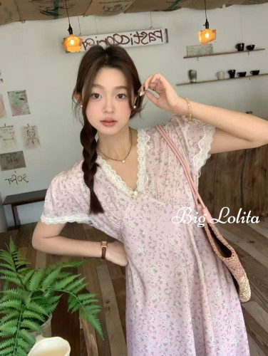 【白栀茉莉】大码碎花复古蕾丝边长裙v领气质高级法式连衣裙胖MM