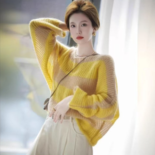 2026春款上新慵懒宽松穿搭黄色镂空条纹针织上衣圆领长袖亲肤毛衣