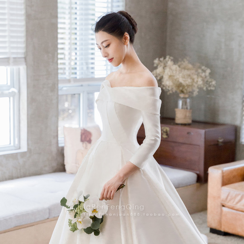 Wedding 2020 new one -character satin, simple long trailer bride main yarn French Hepburn style Zhang Xinyu same paragraph Wedding 2020 new one -character satin, simple long trailer bride main yarn French Hepburn style Zhang Xinyu same paragraph