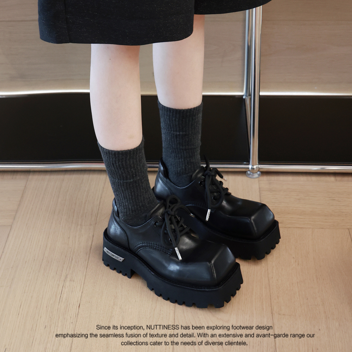 真皮英伦风方头布洛克系带单鞋女