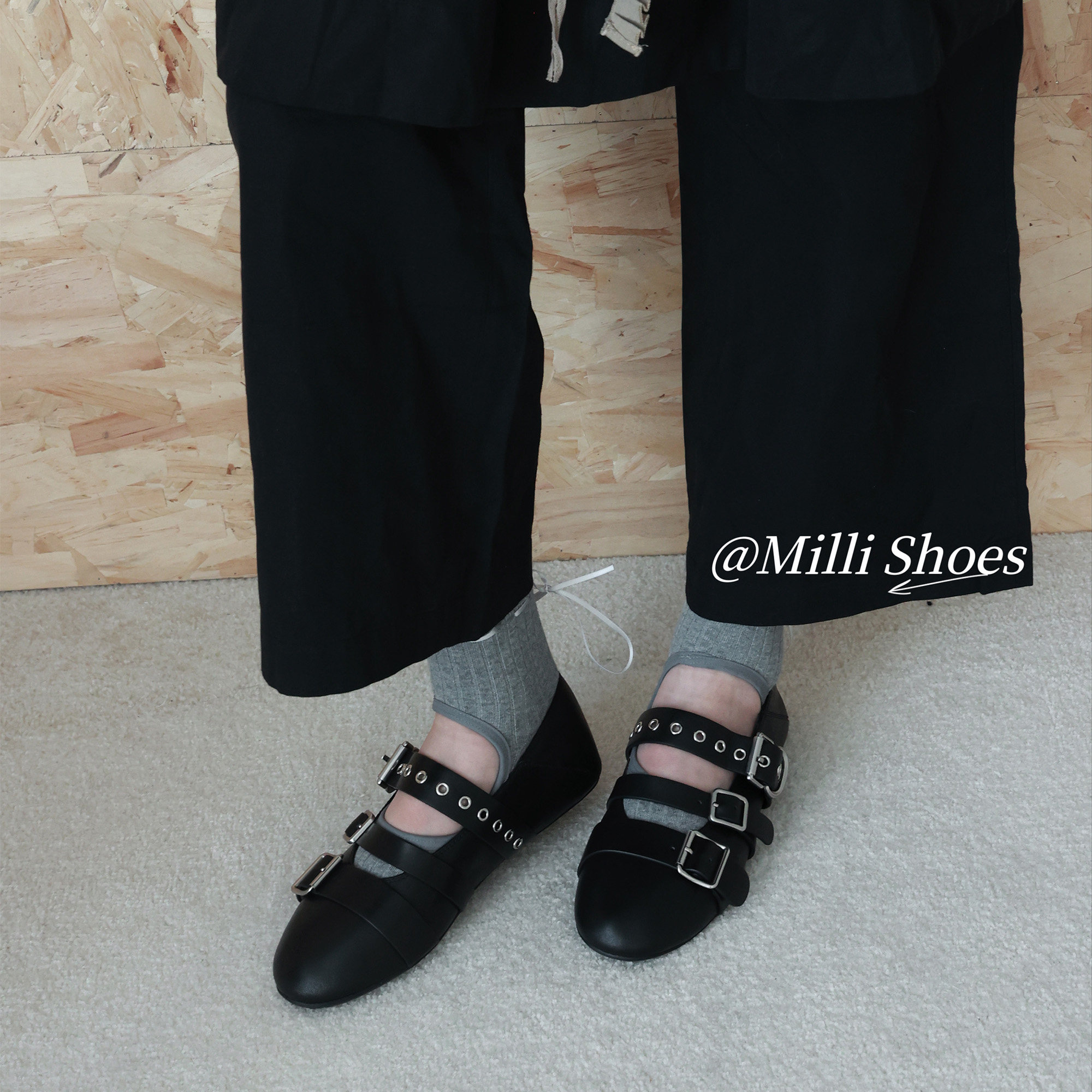 欧洲站2026春黑色皮带扣玛丽珍鞋女圆头低跟平底鞋朋克铆钉单鞋女