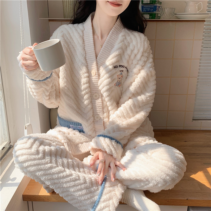 新款秋冬睡衣女珊瑚绒加厚保暖可爱卡通学生外穿法兰绒家居服套装