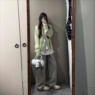 韩系早春季氛围感穿搭绿色翻领彩扣针织衫开衫毛衣女宽松外套上衣