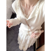 上衣软糯打底毛衣 秋单排扣修身 纯欲v领蕾丝拼接针织开衫 女春装