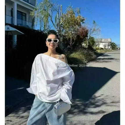 春夏韩版设计感斜领露肩衬衫长袖T恤女宽松显瘦小众白色开叉上衣