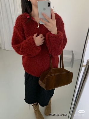 慵懒风软糯红色毛衣女设计感秋冬