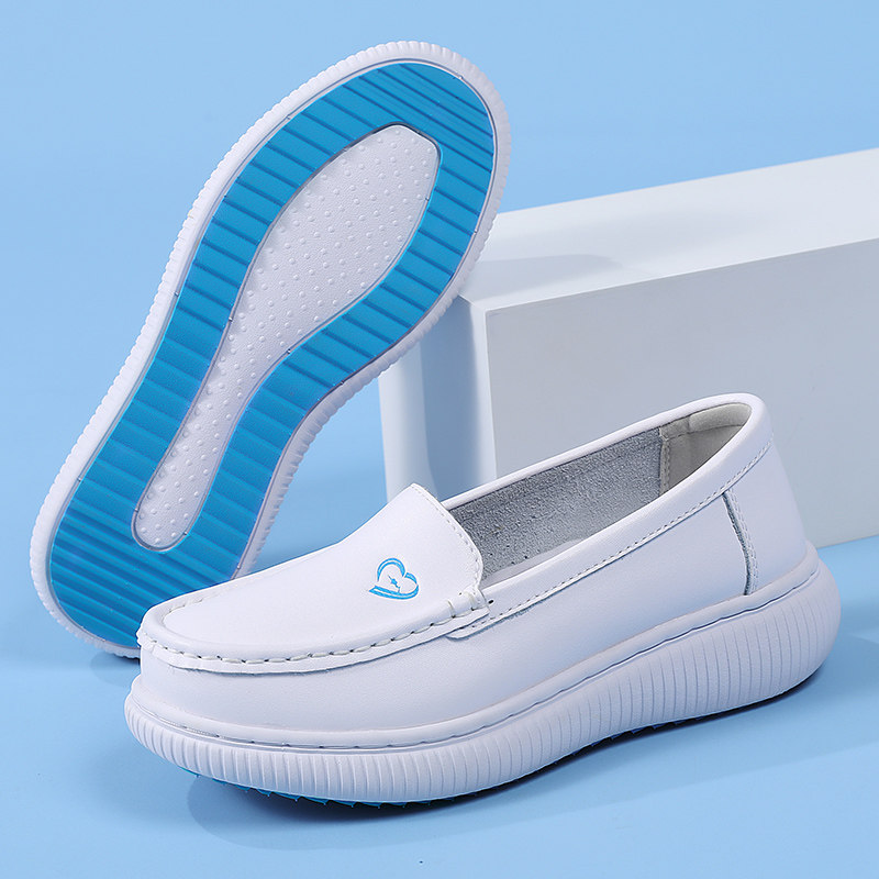 护士鞋女款秋冬季真皮透气不累脚软底平底防滑镂空黑色工作医护鞋