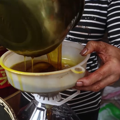 乡村小榨菜籽油  非转基因  物理压榨4.5升  家用食用菜籽油