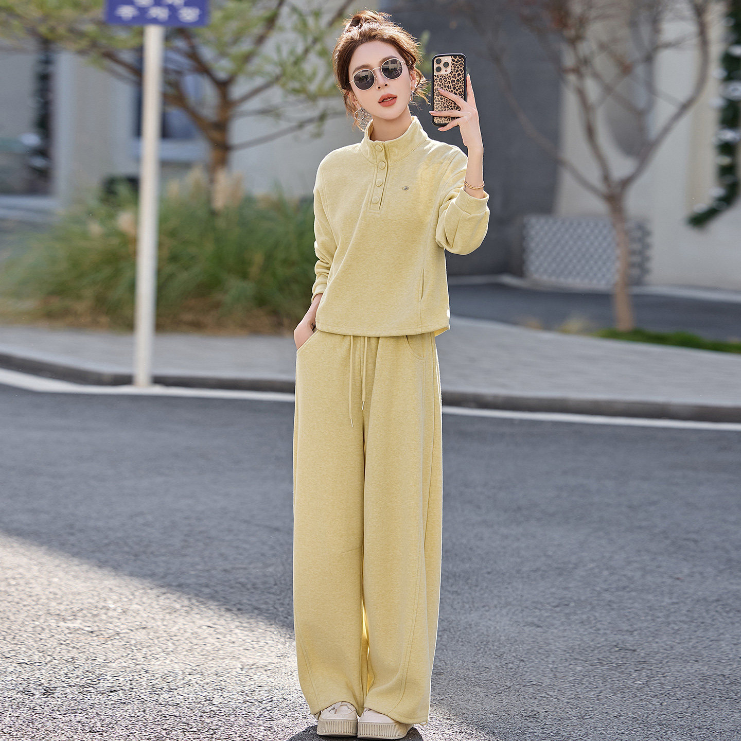 休闲运动风卫衣套装女2026春季新款减龄穿搭上衣阔腿裤两件套显瘦