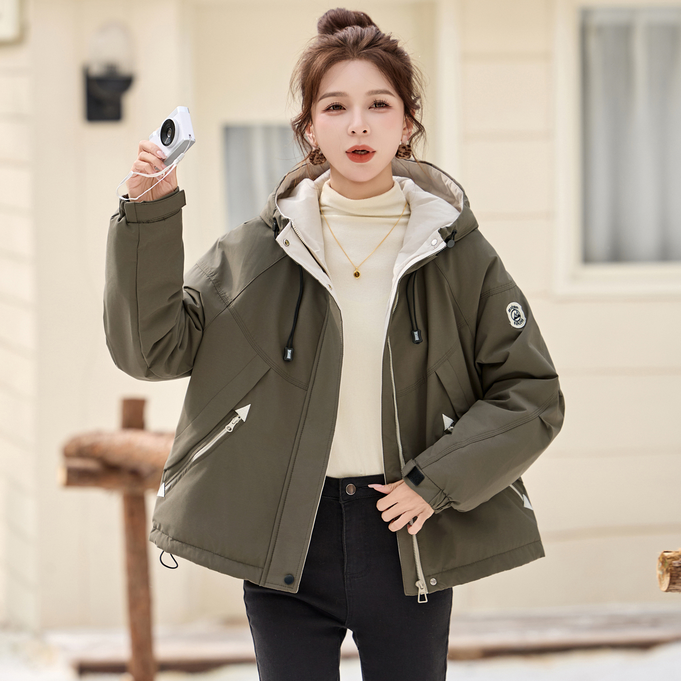 休闲风连帽派克服女短款