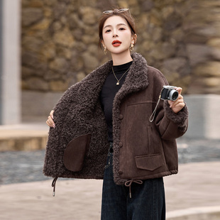 鹿皮绒羊羔毛短外套女2025冬季 宽松翻领加厚保暖皮毛一体棉服 新款