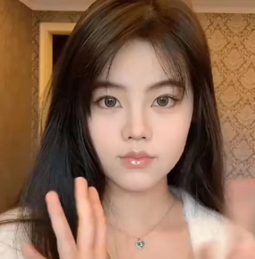 唇部修复精华 丰唇改善嘴唇过簿M唇塑造嘟嘟唇增加纯欲神器