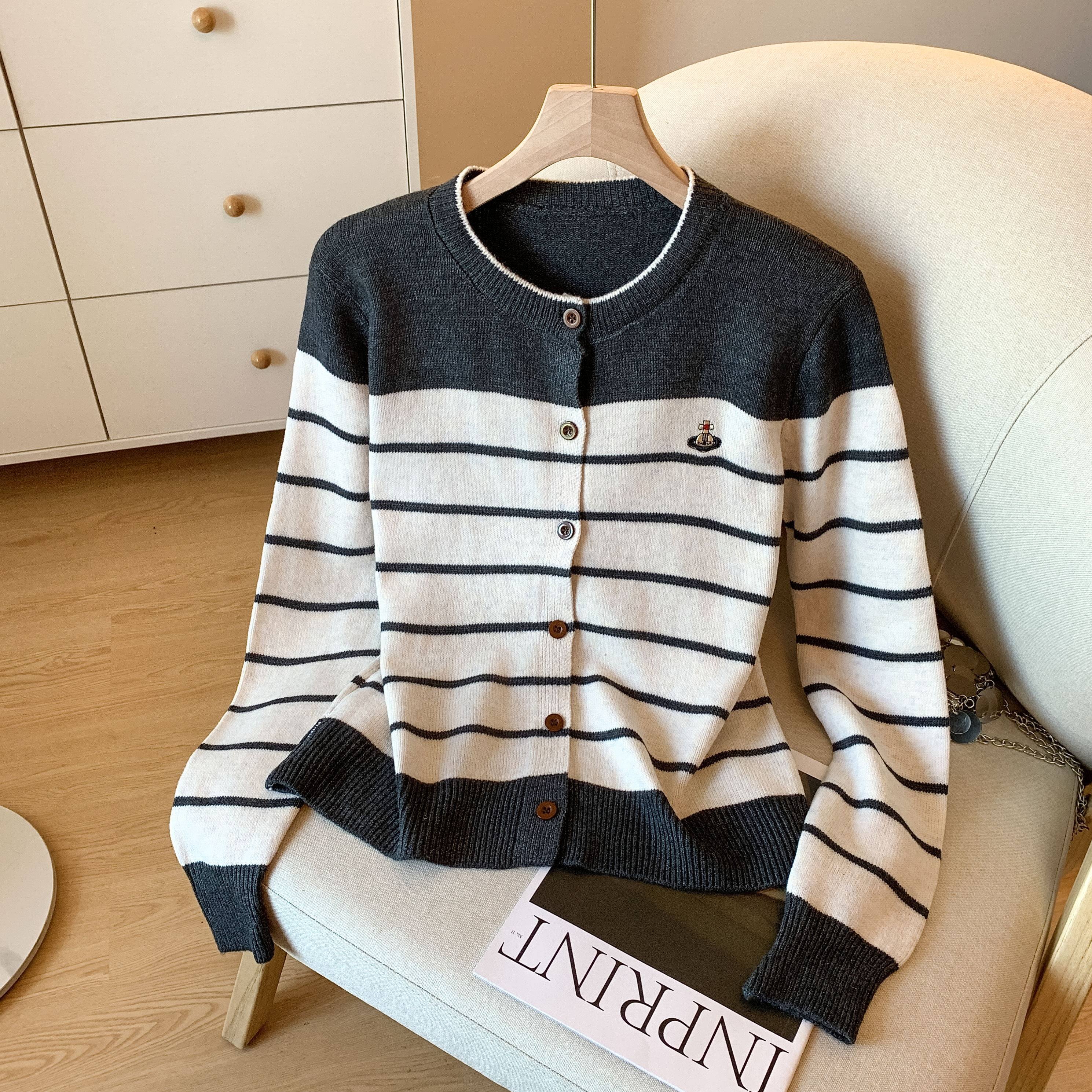 广州十三行高货爆款~2025秋季新款条纹刺绣飞碟羊毛针织开衫毛衣