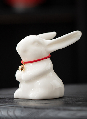 汽车内饰品摆件兔年生肖兔子车载