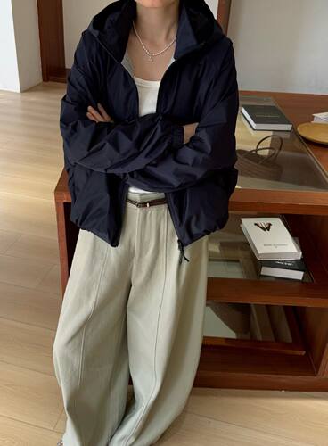 欧货2349时尚高级感连帽宽松设计感短外套百搭女防晒衣冲锋衣外套